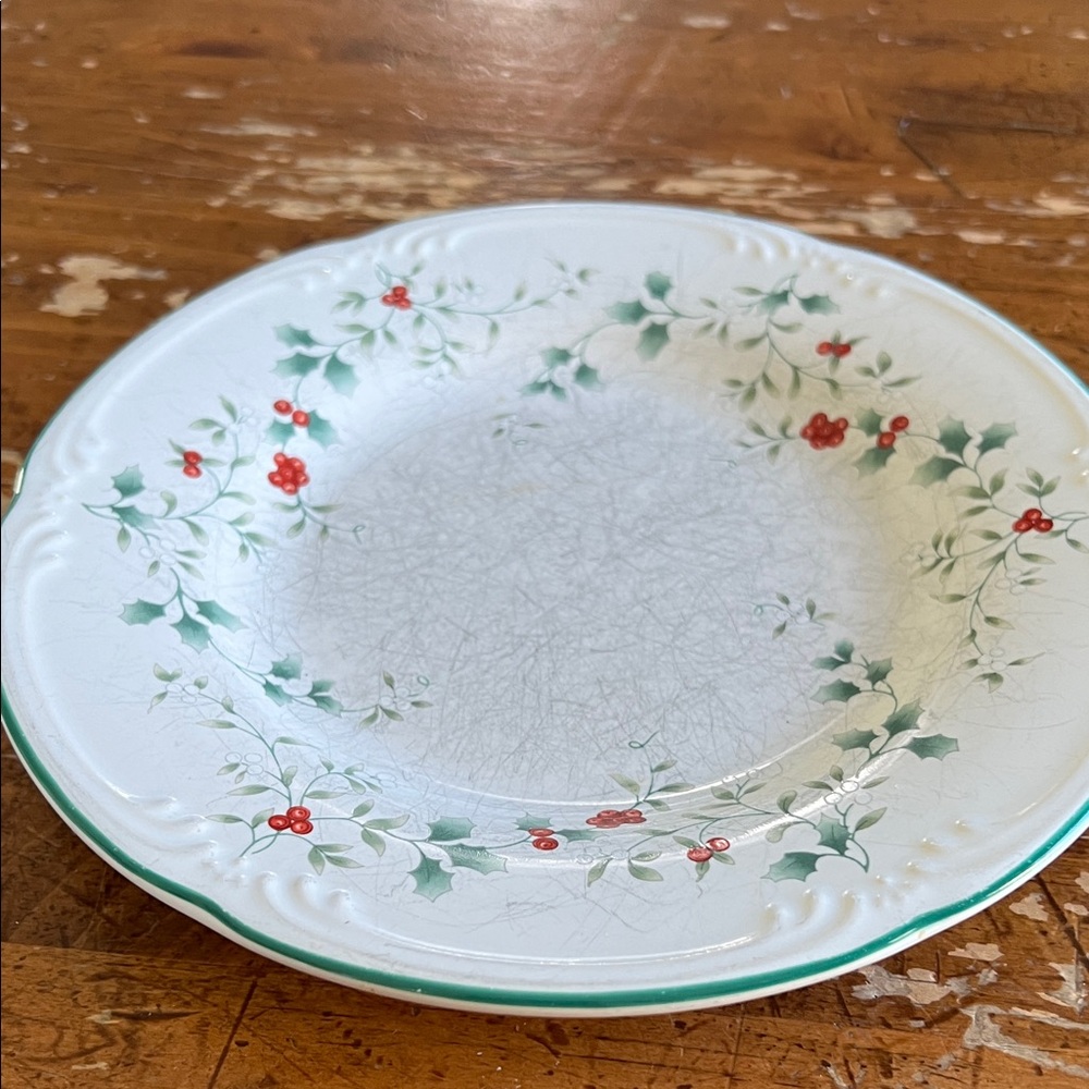 Pfaltzgraff Holly Berry Dinner Plate